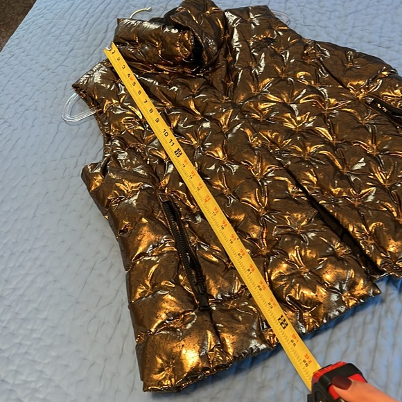 North Face Vest dark metallic gold - Picture 7 of 7